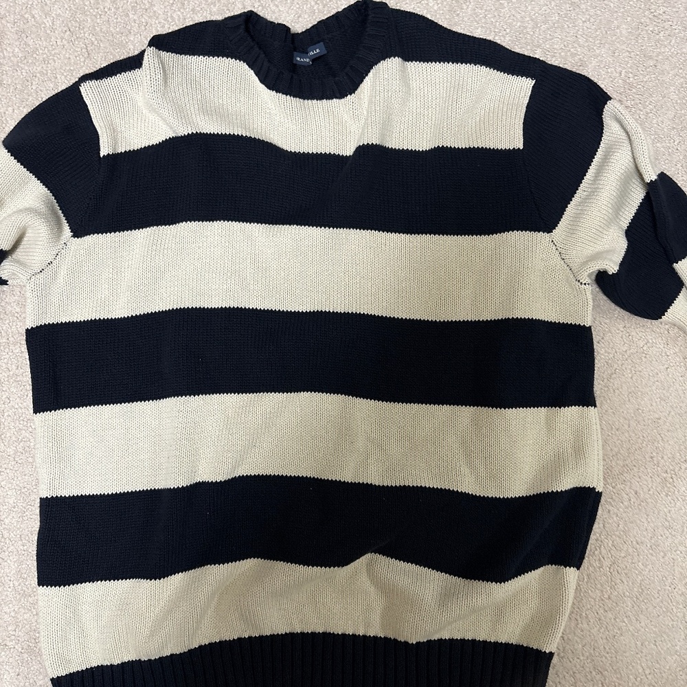 Brandy Melville Brianna sweater